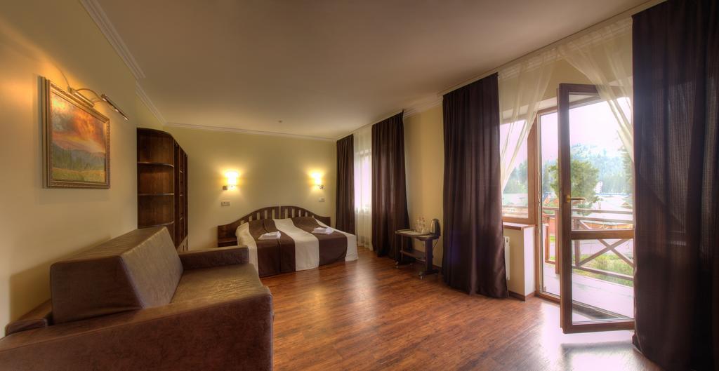 Home Hotel Bukovel Luaran gambar