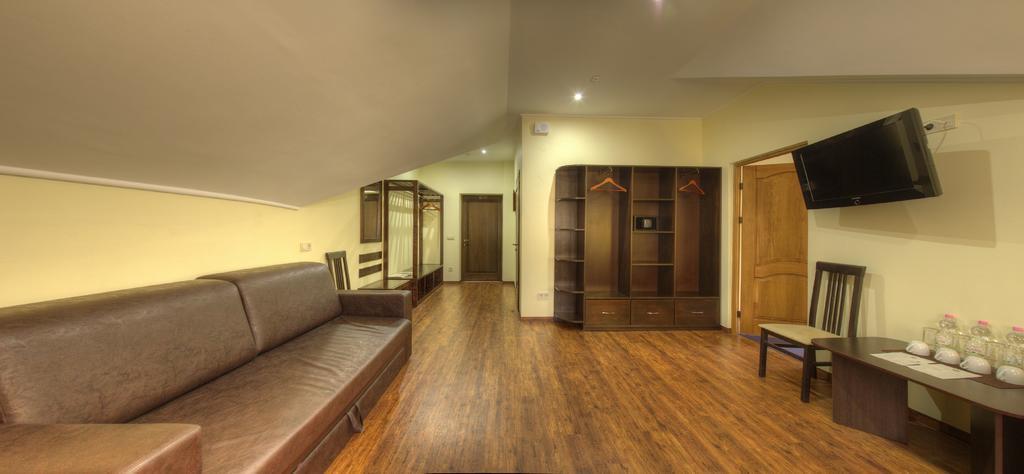 Home Hotel Bukovel Luaran gambar