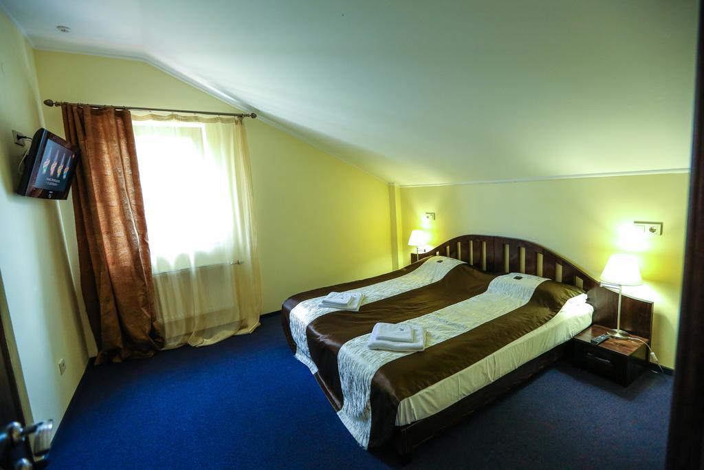 Home Hotel Bukovel Luaran gambar
