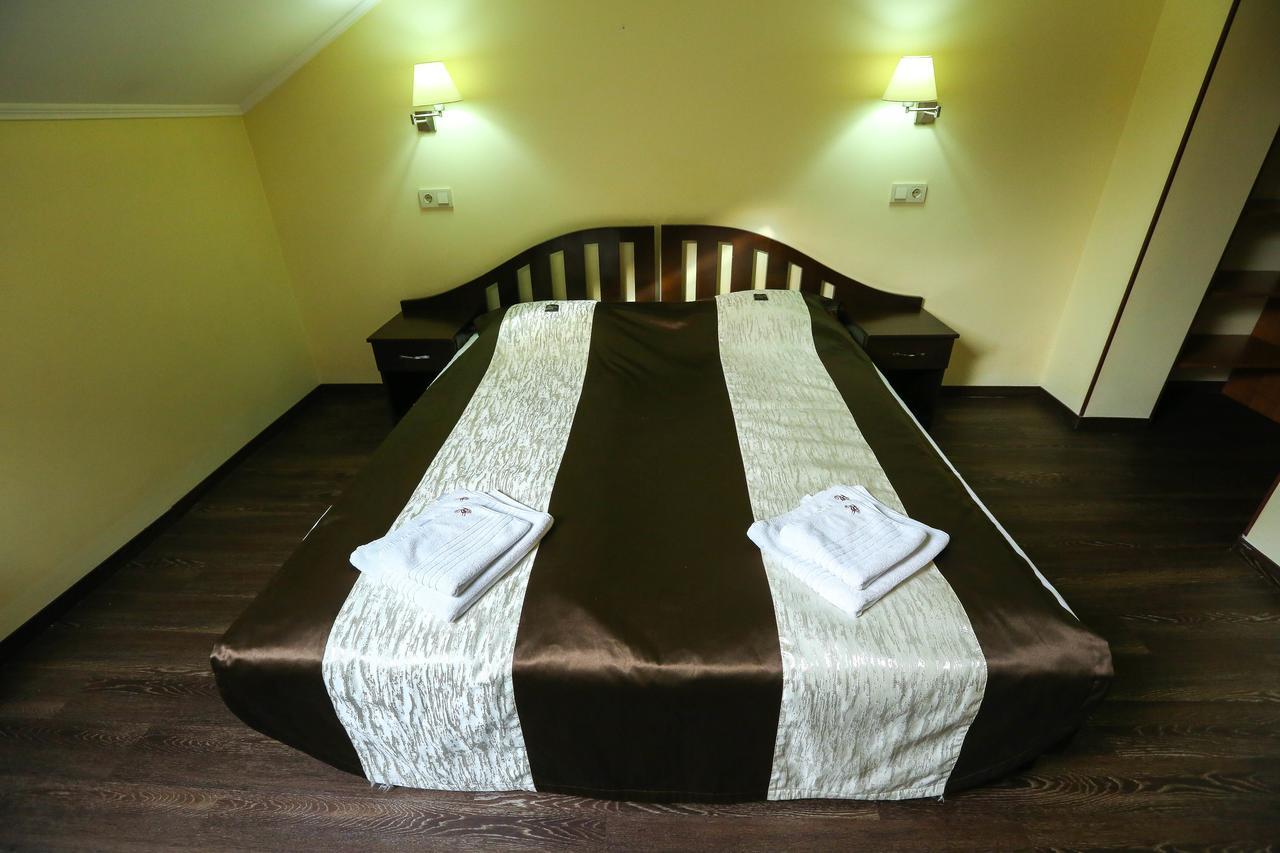 Home Hotel Bukovel Luaran gambar