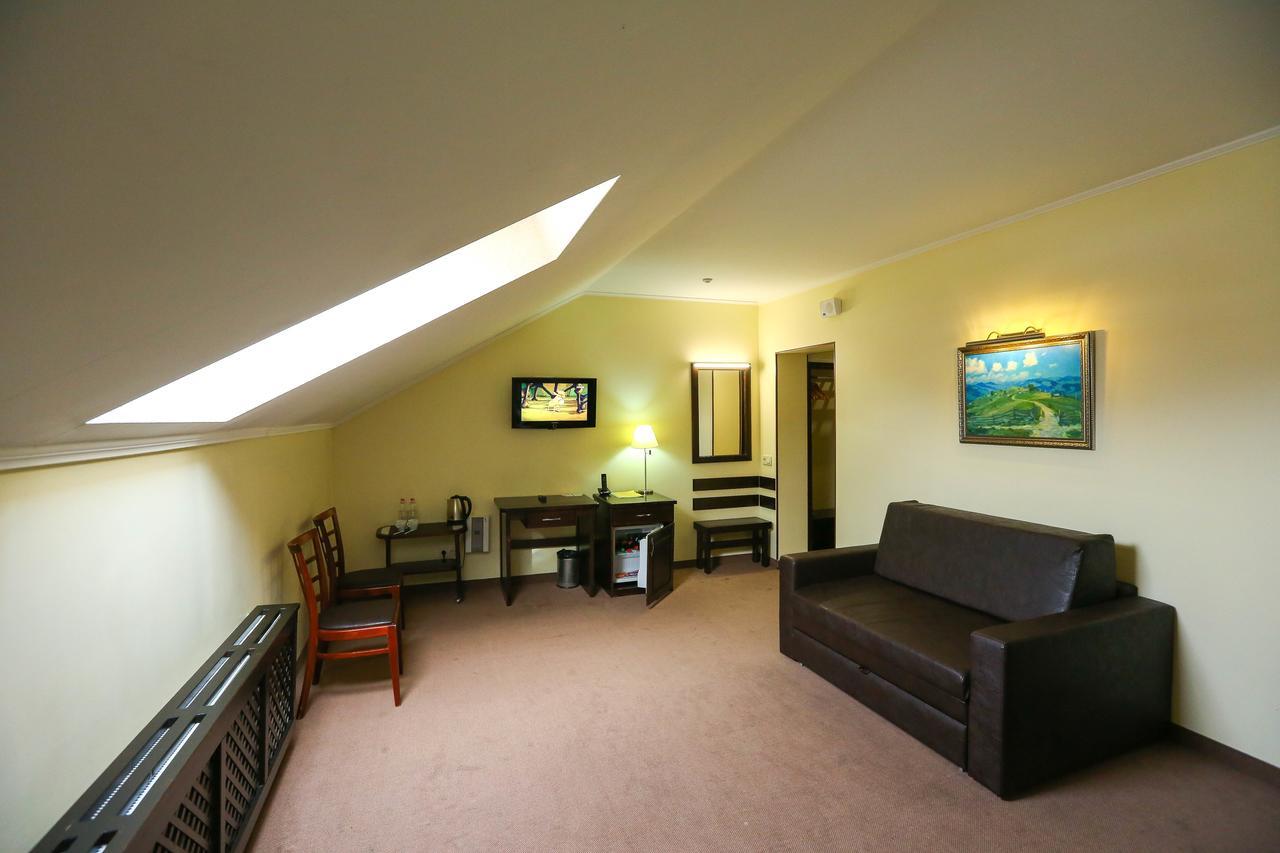 Home Hotel Bukovel Luaran gambar