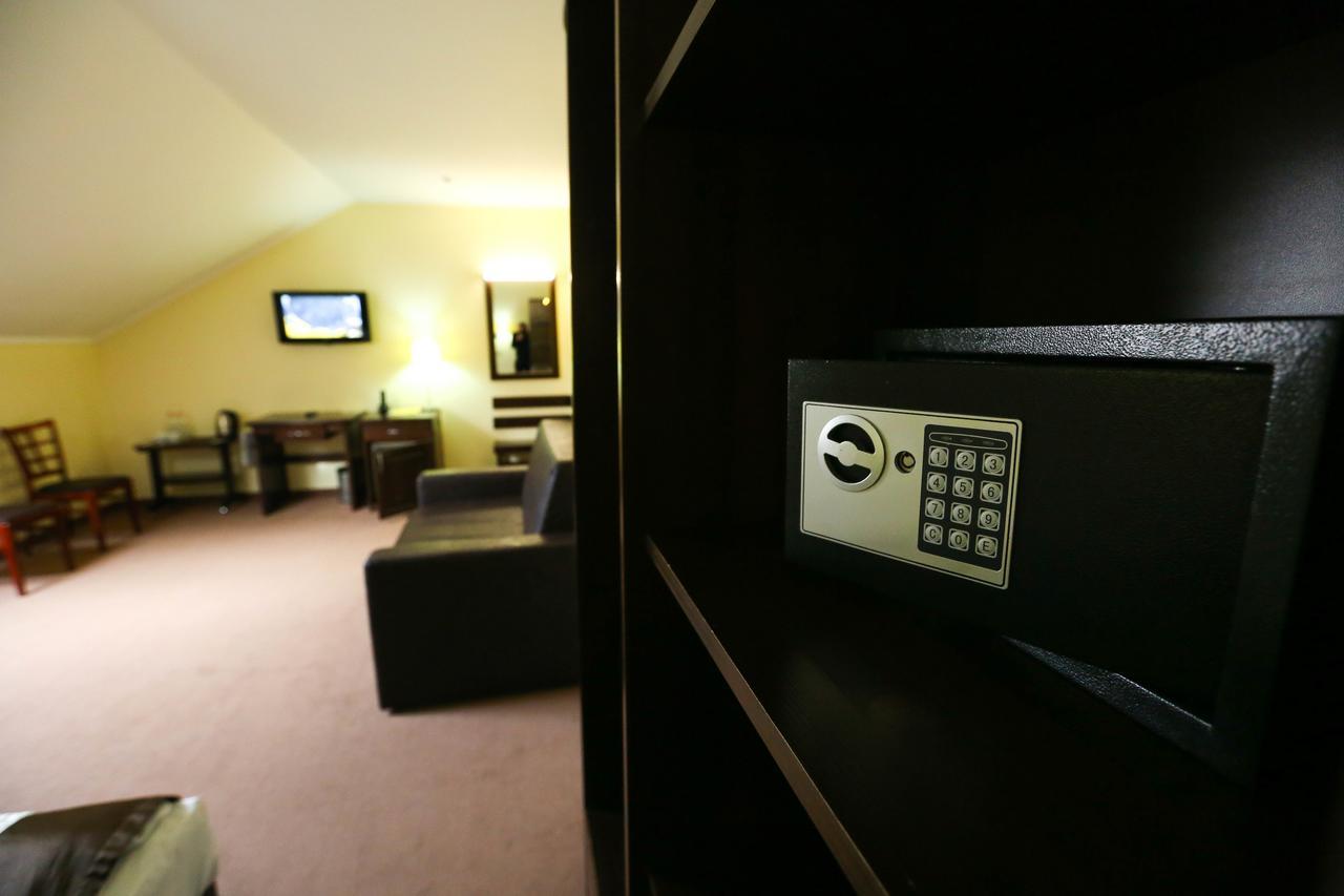 Home Hotel Bukovel Luaran gambar